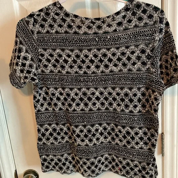 Notations Black and White Fitted Top Size M - Picture 3 of 3